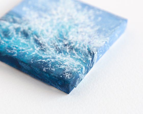 Miniature blue ocean wave