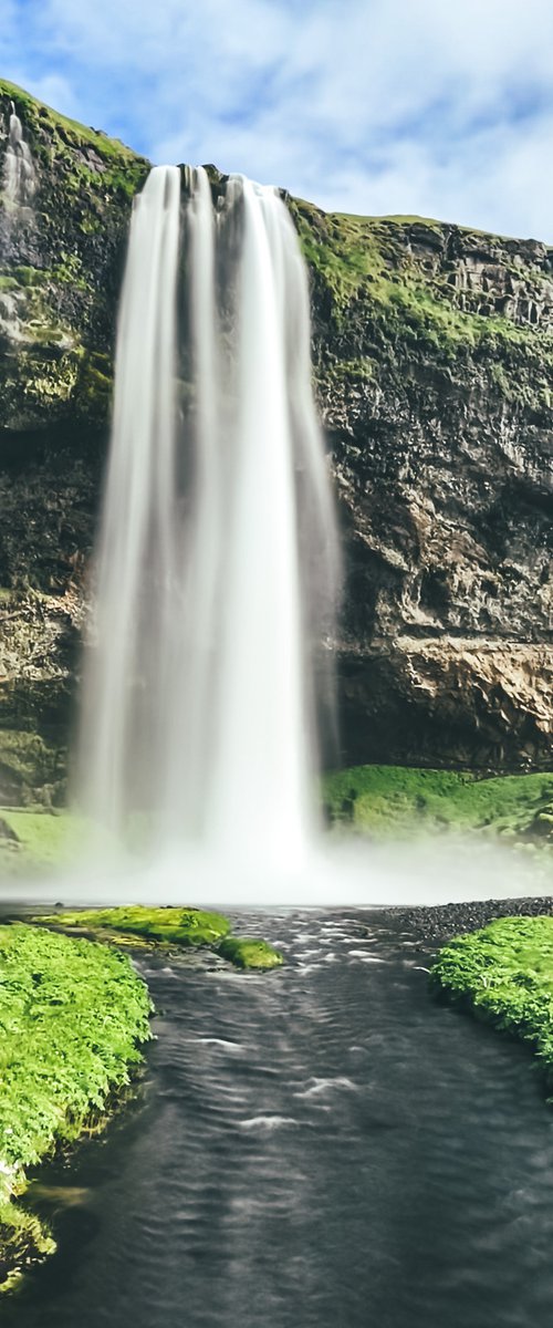 THE INCREDIBLE WATERFALL by Fabio Accorrà