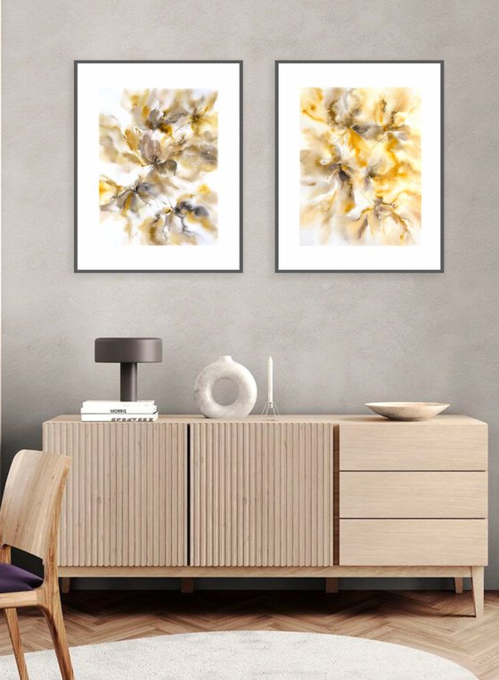 Diptych with abstract flowers in beige colors.