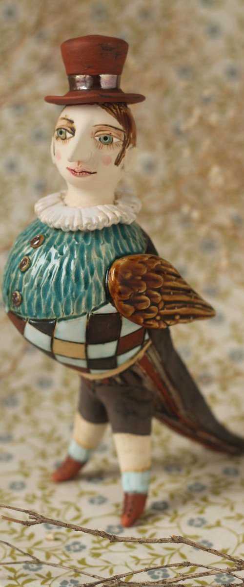 Funny bird III. Ceramic sculpture by Elya Yalonetski