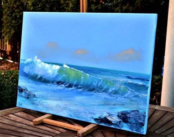 Seascape with transparent wave