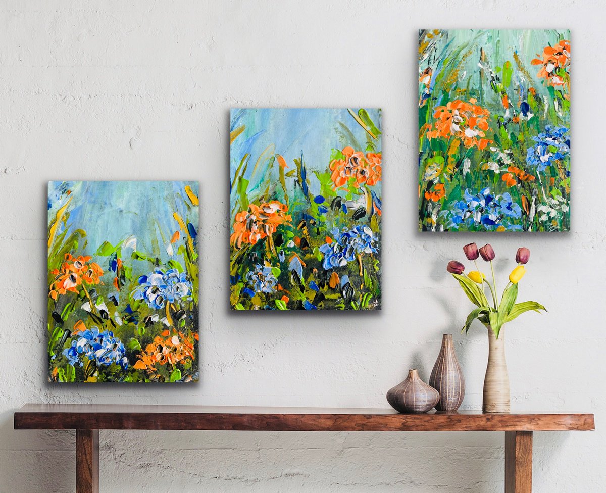 Impressionistic Botanical Acrylic Painting By Pooja Verma, 25 X 13", Oranje Blauwe Bloemen In Abstractie - Triptych, Artfinder