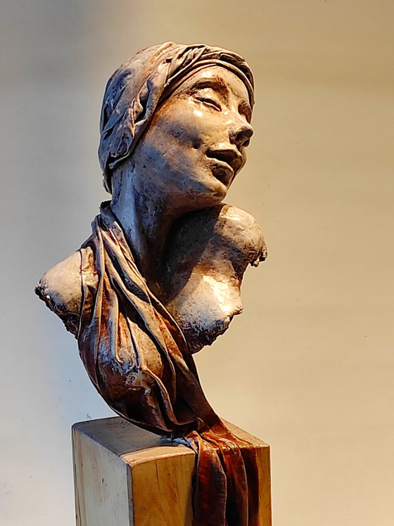 "Ariadna" Unique clay sculpture 55x19x13cm
