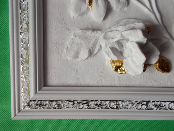 sculptural wall art "Flowers with gold decor" (from the series "White and gold")