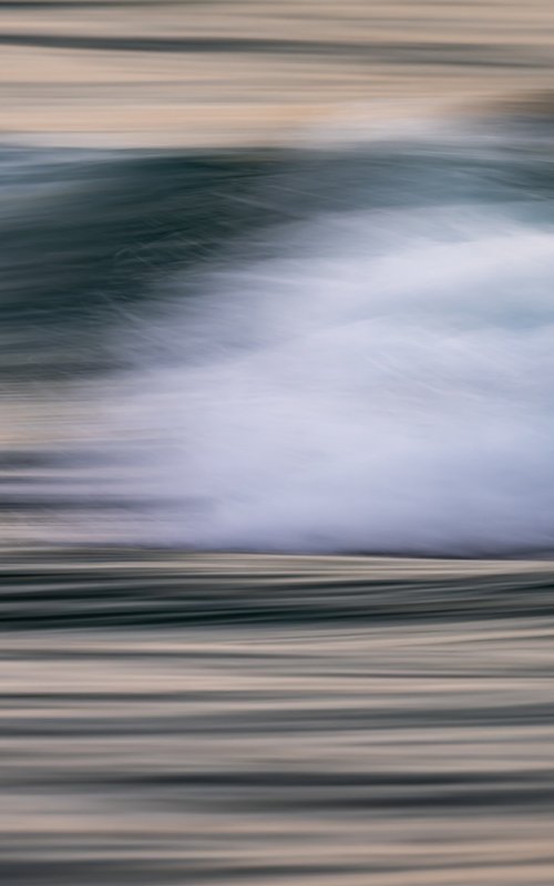 The Uniqueness of Waves LXI by Tal Paz-Fridman
