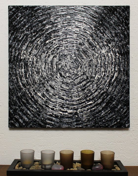 Shard of white black color