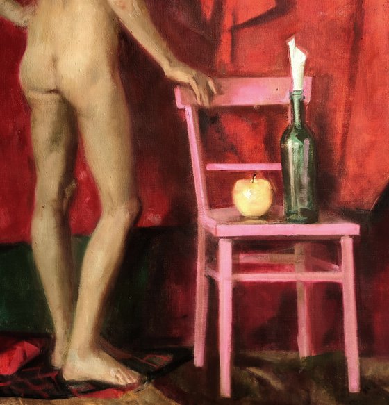 Nude with an apple