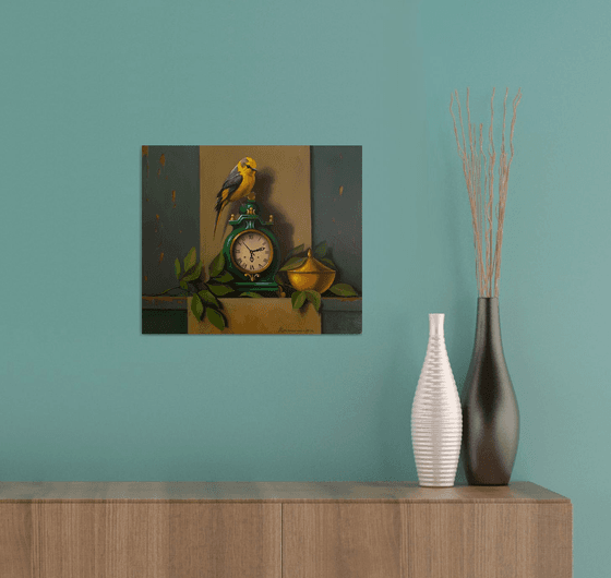 The Oriole and the Green Clock