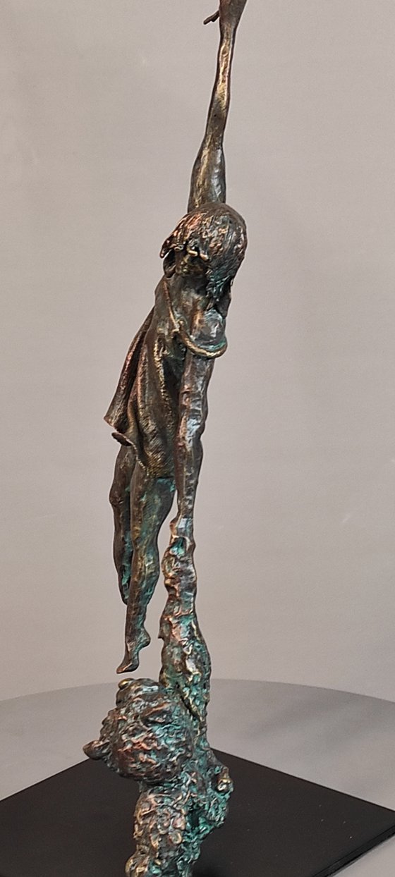 "Take me with you!" Bronze sculpture