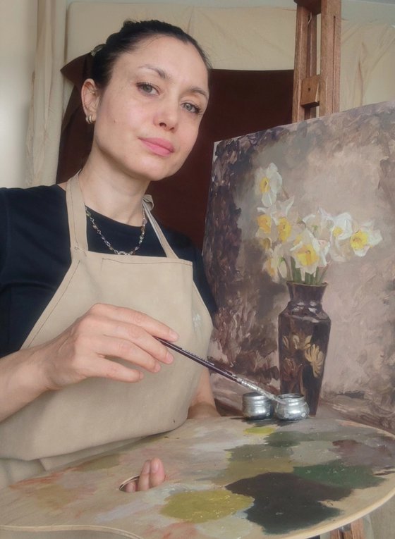 11 Daffodils in a Vase