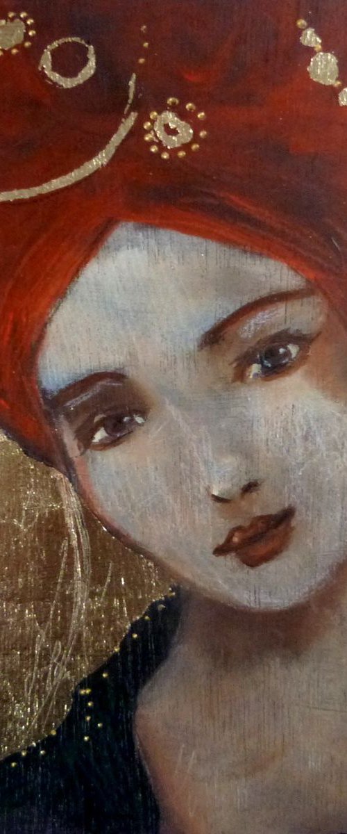 "Gold Introspection" woman portrait , gold leaf on wood  20x20cm by Loetitia Pillault