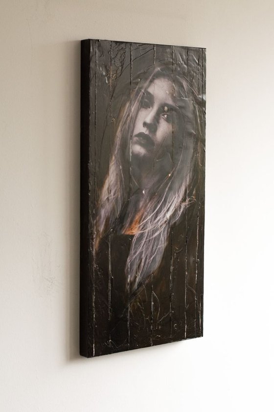 "Standing tall" (60x30x3cm) - Unique portrait artwork on wood (abstract, portrait, gouache, original, painting, coffee, acrylic, oil, watercolor, encaustics, beeswax, resin, wood)