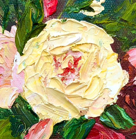 BOUQUET OF GARDEN ROSES - Classic still life. Fresh roses. Beautiful buds. Garden flowers. Bright colors. Good mood. Petals. Plant.