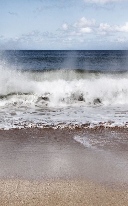 Ocean Wave by Chiara Vignudelli