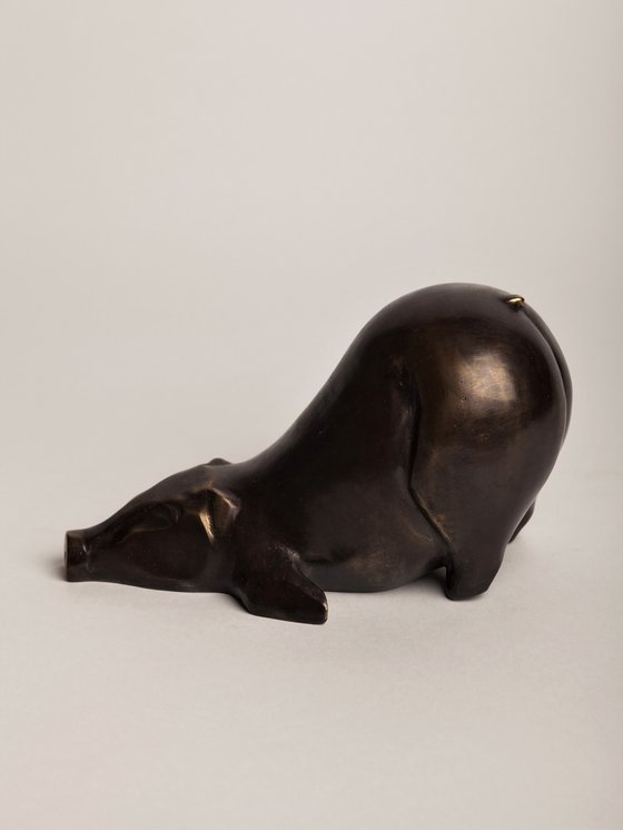"Pig" art deco sculpture