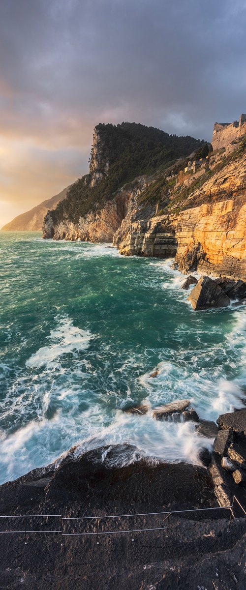 SUNSET IN BYRON CAVE by Giovanni Laudicina