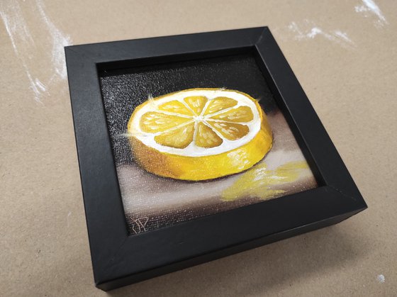 Little lemon slice still life