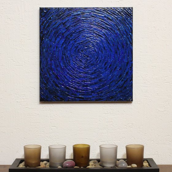 Dark blue concentric shine