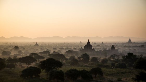 Foggy Sunrise in Bagan II (XL)