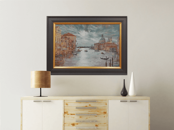 A FULL MOON OVER VENICE