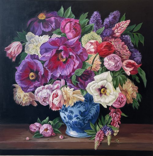 Bouquet in Chinese Vase by Anna Reznikova