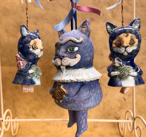 Blue Cat with Kittens