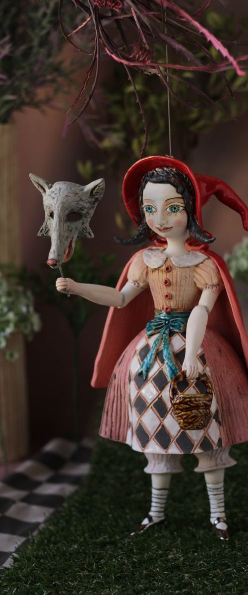 Little Red Riding Hood. Ceramic sculpture. Wall sculpture by Elya Yalonetski. by Elya Yalonetski