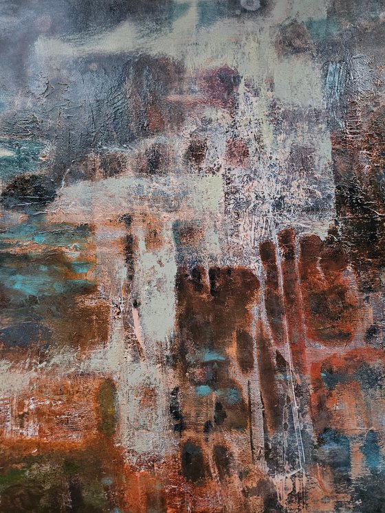 Mirages of a Lost City