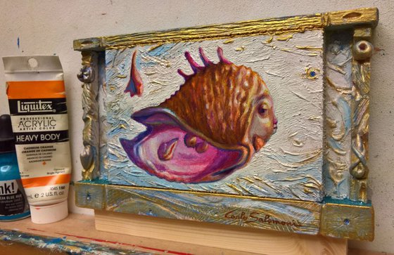 THE SEASHELL FISH, MUMMY - ( carved wood frame )