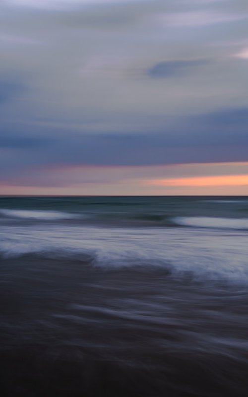 The Uniqueness of Waves LV by Tal Paz-Fridman
