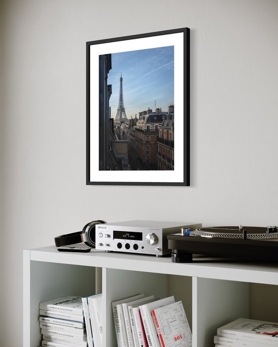 GLIMPSE OF EIFFEL TOWER