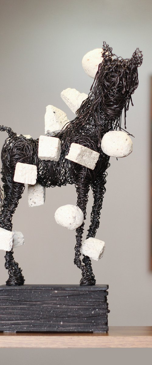 Horse with dots by Karen Axikyan