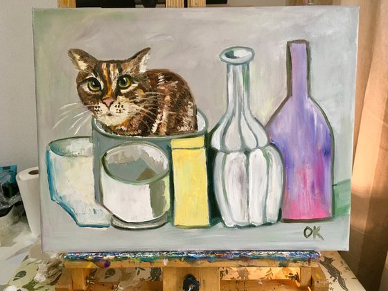 Troy The Cat into Giorgio Morandi vase.