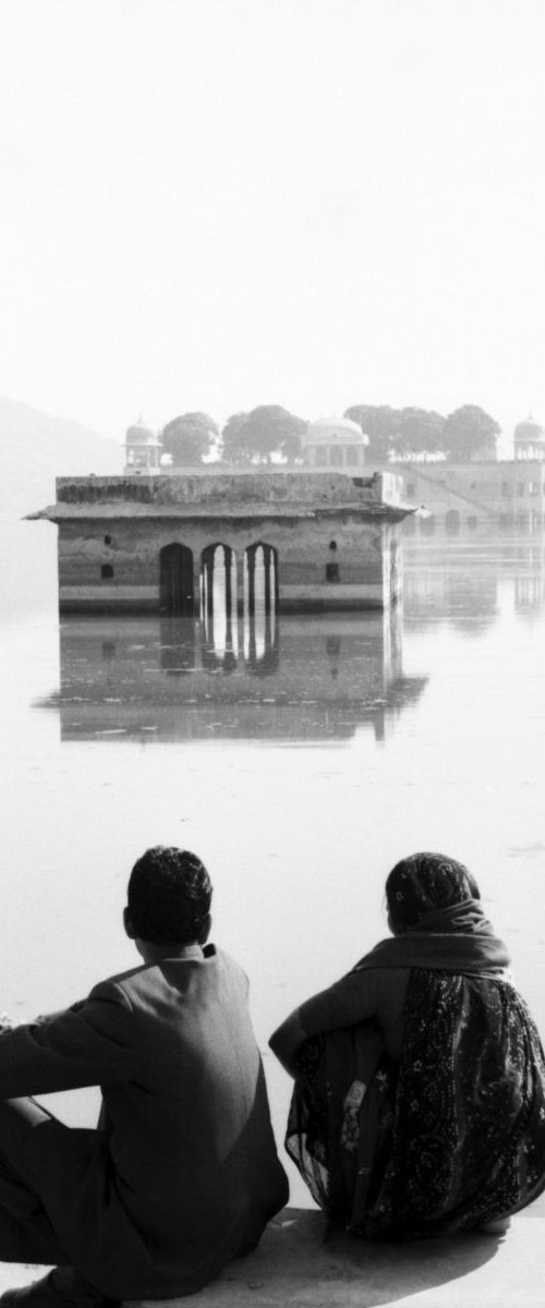 Jaipur lake couple by Nadia Attura