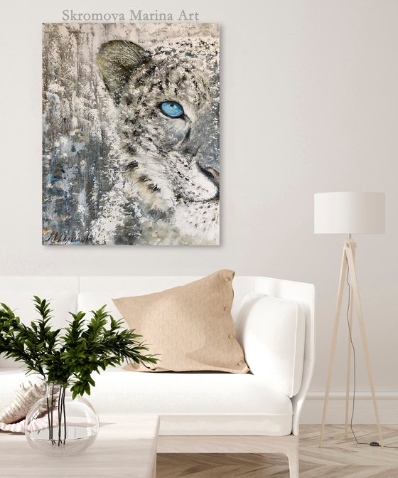 THE SNOW KING - Animalistic abstraction. Gorgeous snow leopard. Endangered species from the Red Book. Lxurious predator. Big wild cat. Irbis. Expressive eyes. Fauna. Sight. Wool.