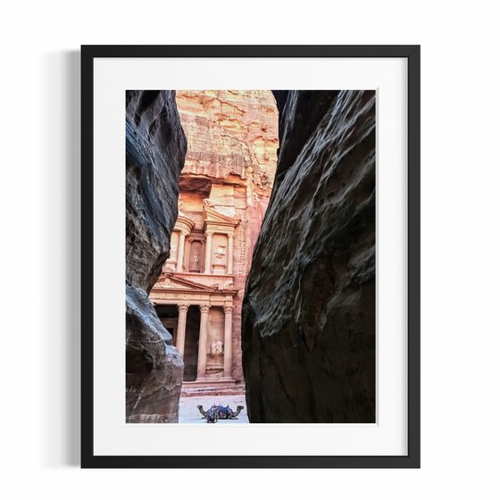 THE GLIMPSE OF PETRA