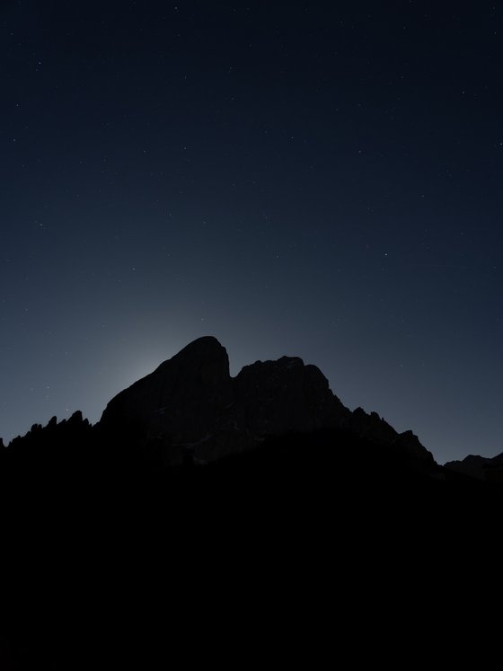 MOUNTAIN NIGHT