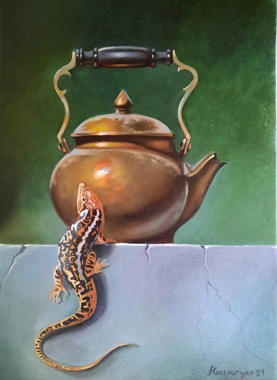 Still life with lizard and kettle (25x35cm, oil painting, ready to hang)