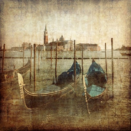 Venice in gold by Nadia Attura