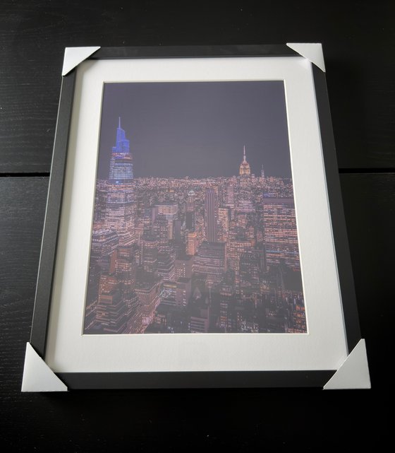 THE NIGHT IN MANHATTAN