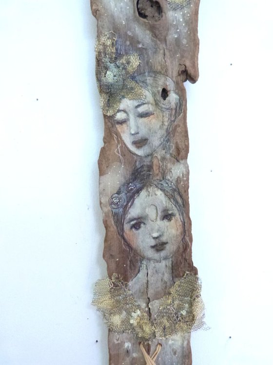 "Trio de coeur" mixed media on driftwood