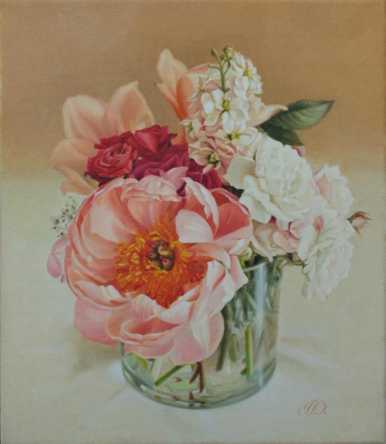 A small bouquet with a peony