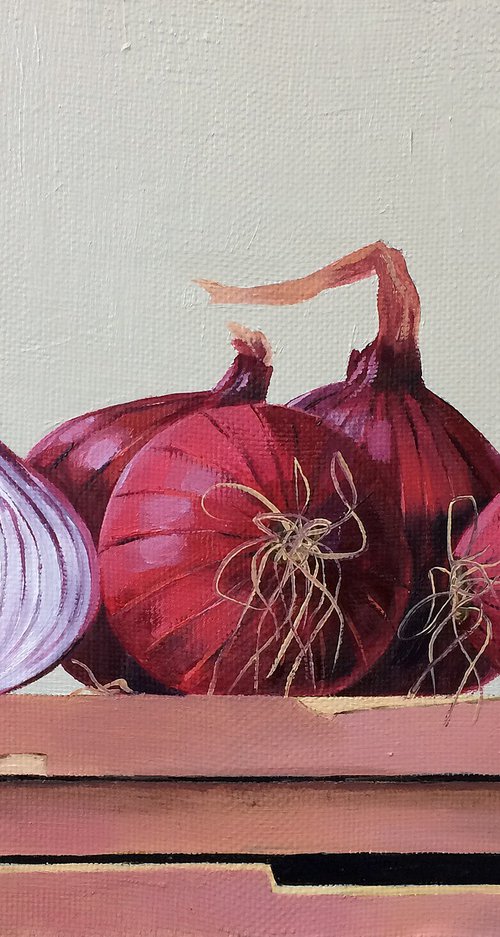 Red onion by Kseniya Berestova