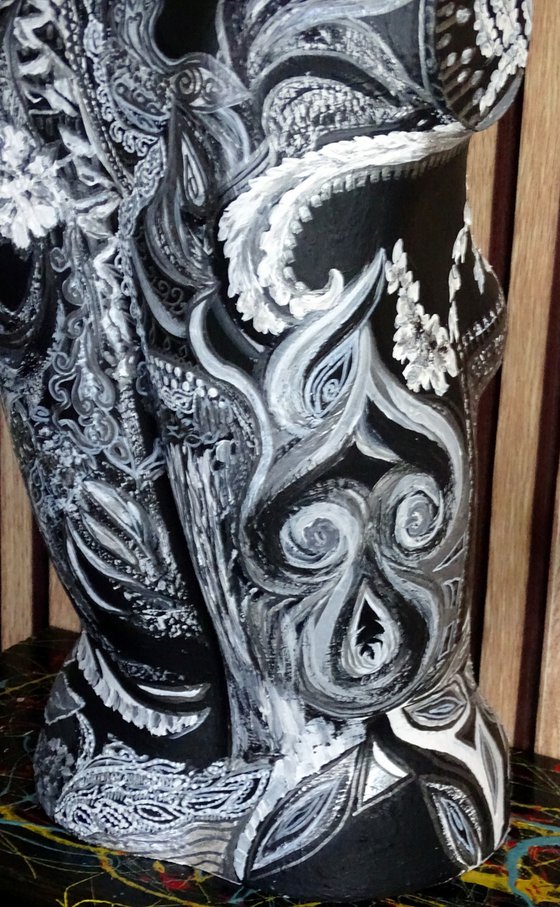 Mannequin bust B/W