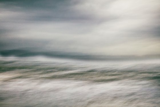 Fading stillness