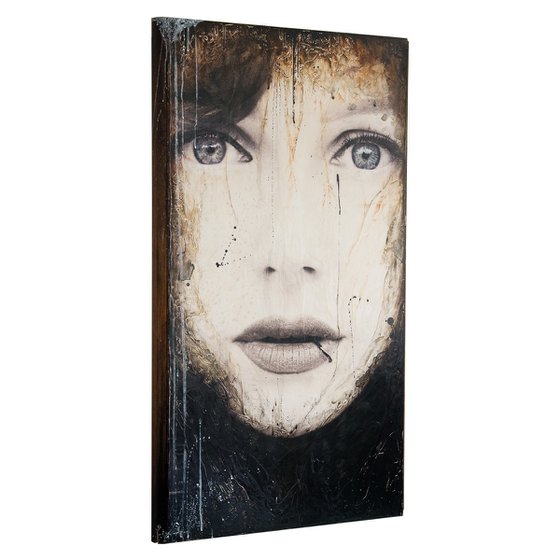 "Nikki Revisited" (XL artwork 109x62x8 cm) - Unique portrait artwork old door (abstract, portrait, gold, original, resin, beeswax, painting)