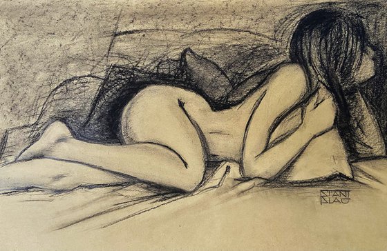 Nude with pillow