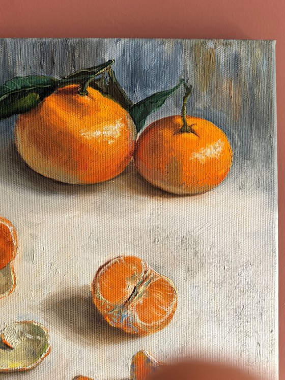 Tangerines in glass bowl