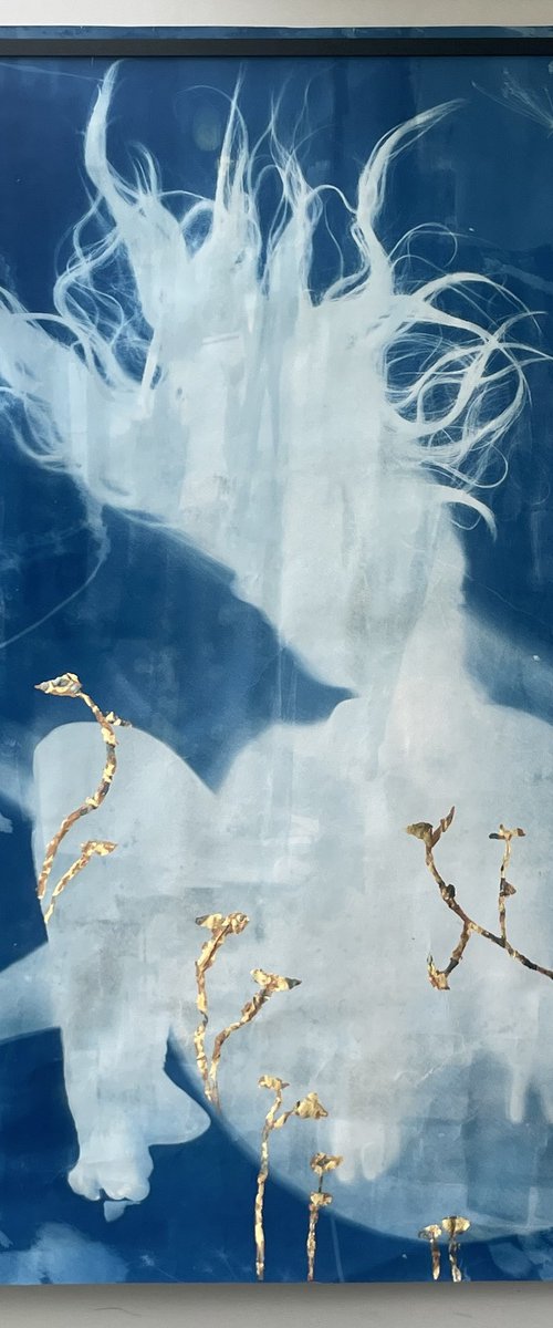 Pose d'enfant - Cyanotype print with gold leaf by Georgia Merton