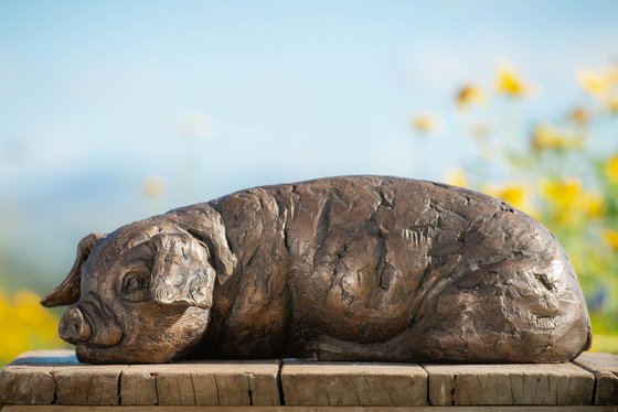 Standing Piglet BR